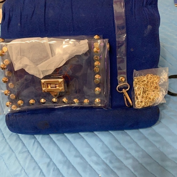 Cute, clear bag can be used as a wristlet or Crossbody - Picture 2 of 2
